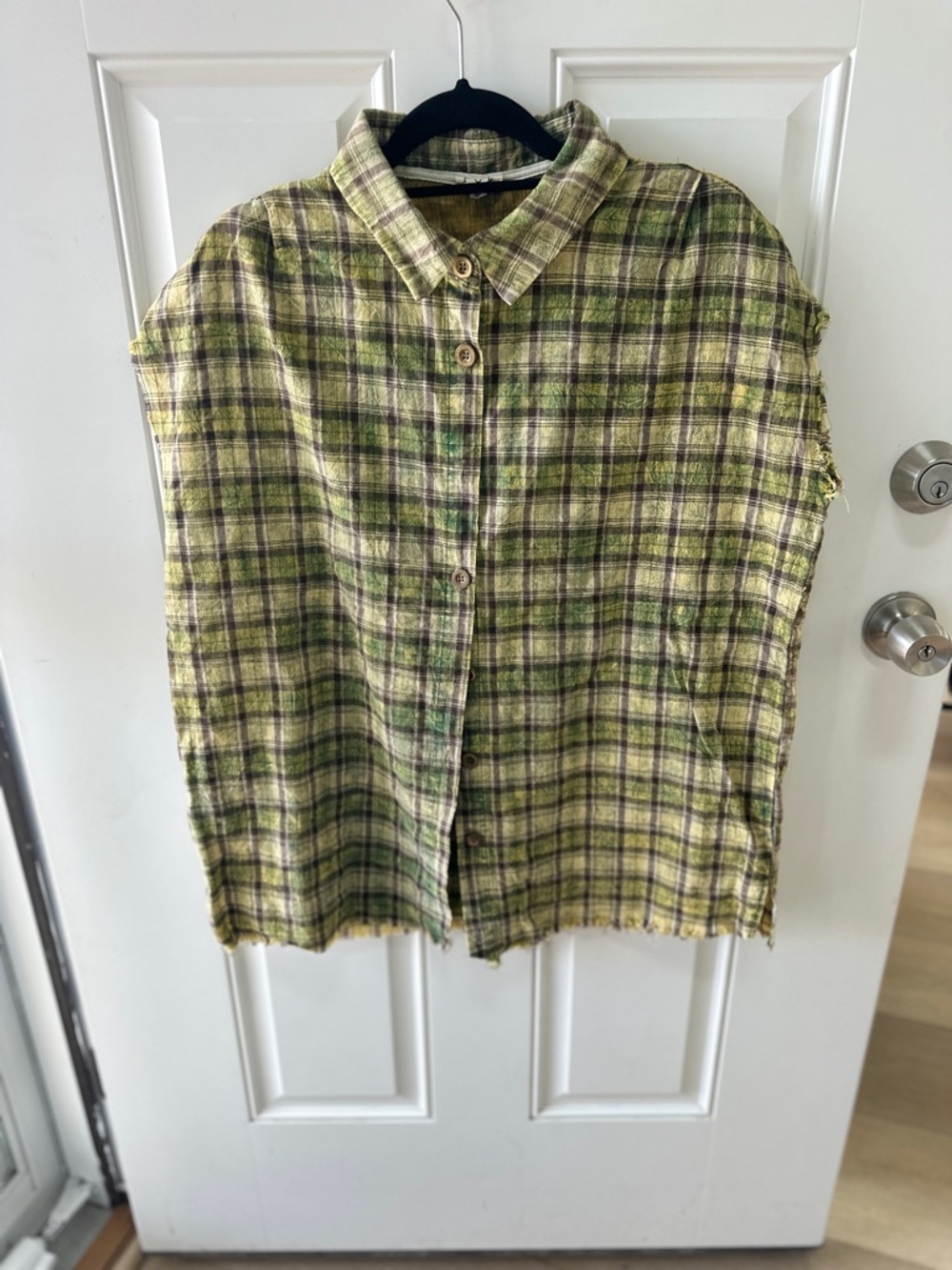 POL Green and Cream Plaid Button-Down Shirt
